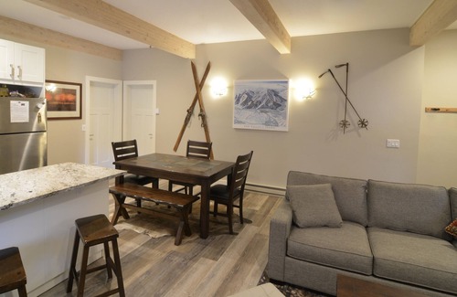 Ketchum Condo | Smart Sun Valley location! Year-round heated pool & spa. Walk to town & lifts.