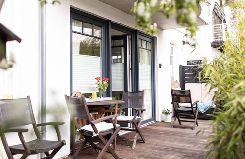 Dobbenviertel Apartment | SmartFewo: Home | Central | Terrace | Parking lot