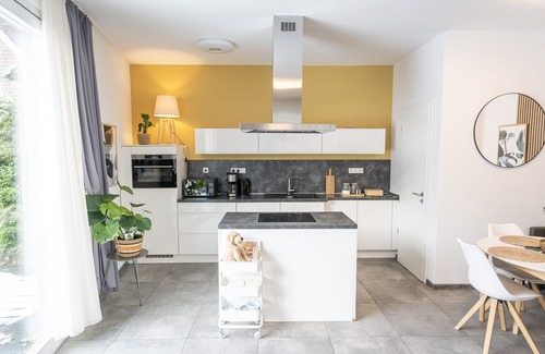 Bad Zwischenahn Apartment | SmartFewo: Waldspaziergang | terrace | sauna