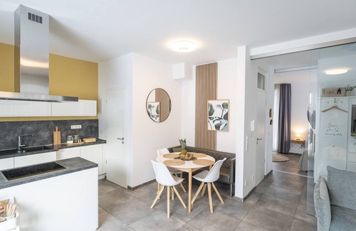Bad Zwischenahn Apartment | SmartFewo: Waldspaziergang | terrace | sauna