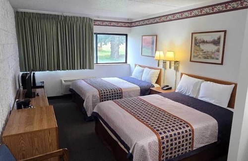 Osseo Hotel | Smartwood Inn