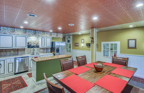 Smethport Apartment | Smethport Vacation Rental w/Fireplace & Lake View