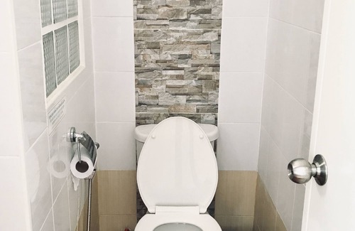 Chom Thong Hotel | Smile Place