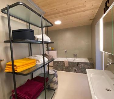 Trins Apartment | Smiley-Homes Vegi &Silence Apartments