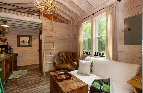 Crane Hill Cottage | Smith Lake Fish Camp