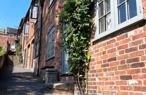 Ashbourne Cottage | Smith Yard Cottage, Ashbourne