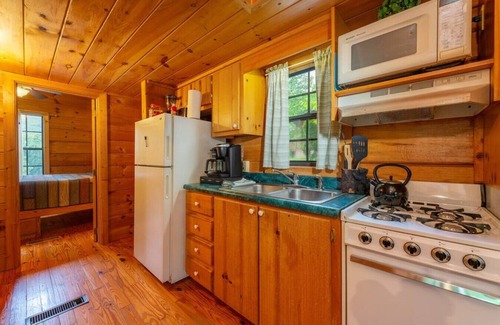 Candler Cabin | Smokey Mountain · Tiny House Cabin Spectacular Views on 12 Acres