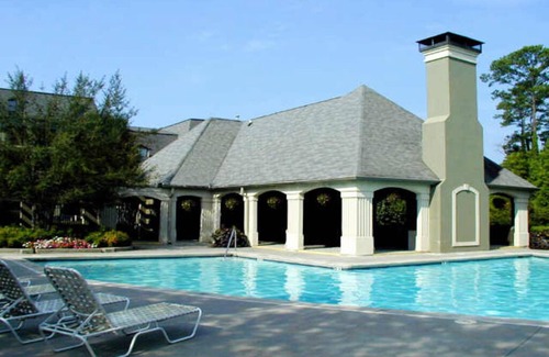 Lindridge-Martin Manor Condo | Smooth 2/2 Condo in Buckhead, centrally located!