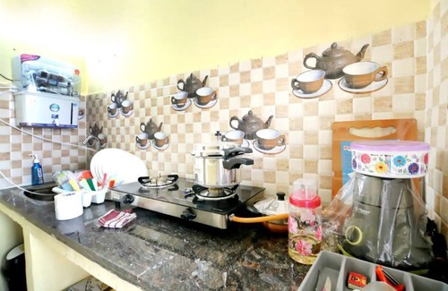 Begumpet Condo | SN302 - Complete 2BHK with Kitchen, AC, TV, Sofa