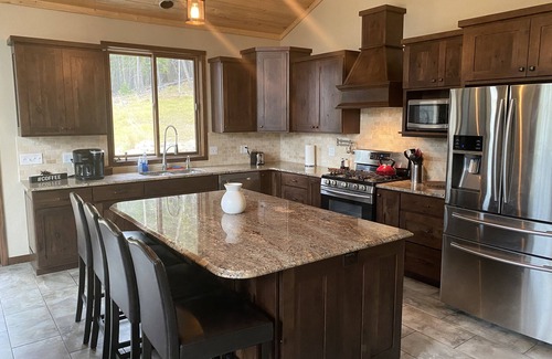Georgetown Cabin | Snaggletooth Lodge - Summer has arrived… Come enjoy Georgetown Lake!