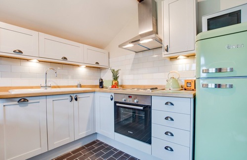 Saint Breward House | Snappers - Two Bedroom House, Sleeps 3