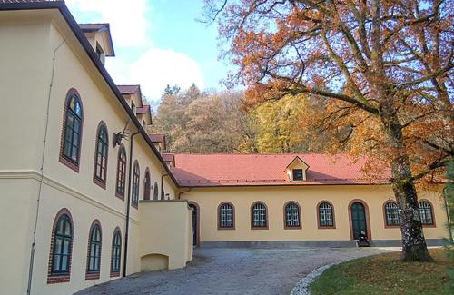 Kozarisce Apartment | Snežnik castle estate