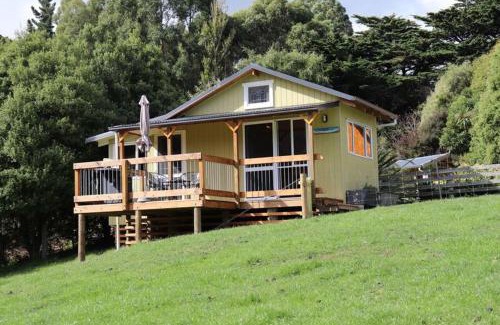 Little River House | Snowberry Cottage at Lochsloy Farm Little River