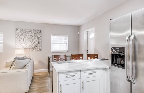 Old Northwood House | Snowbird-Friendly Home with Free WiFi, Full Kitchen, and Private Washer/Dryer