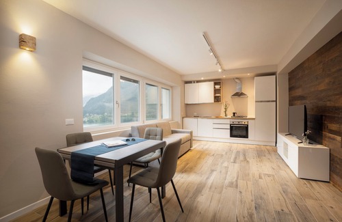 Alleghe House | SnowLake Suite & Apartments