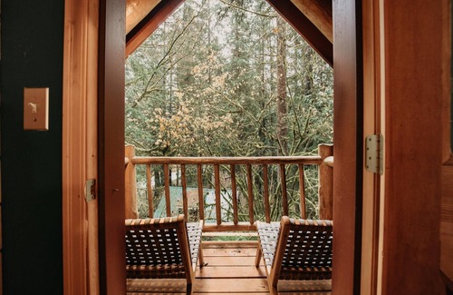 Glacier Cabin | Snowline Cabin #81 - Hot Tub - WiFi - Pets Ok