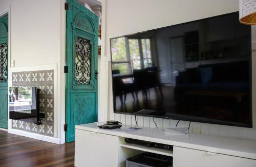 Upper Coopers Creek Apartment | Snows Creek Retreat - The Pool House