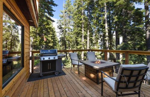 Talmont House | Snowshoe Cabin - 3 Decks BBQ & Hot Tub