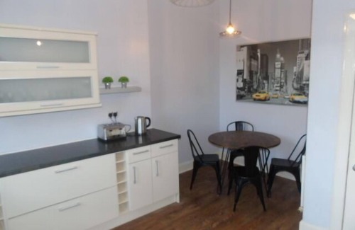 Helensburgh Apartment | Snug - Abhainn Apartment