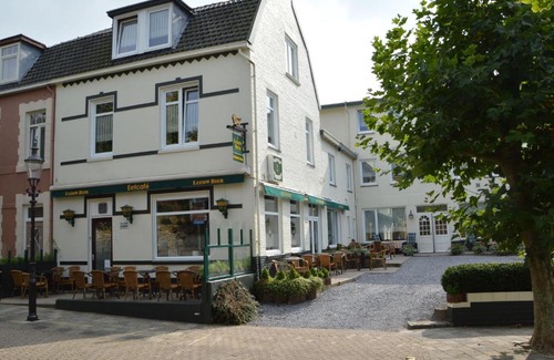 Strucht Apartment | Snug Apartment in Schin op Geul near Public Pool