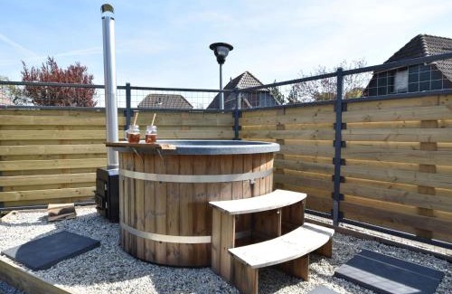 Herkingen House | Snug Holiday Home in Herkingen with Jacuzzi in the Garden