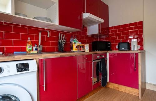 Rosyth House | Snug Modern Home in Dunfermline