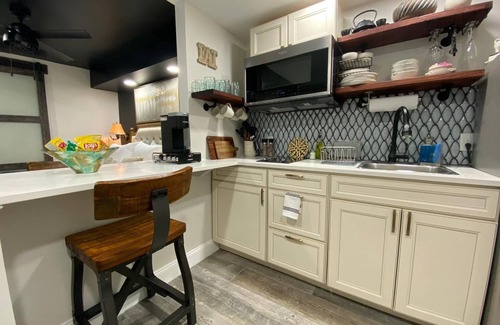 Winter Haven Apartment | Soak up the charm of this cozy, recently remodel studio.