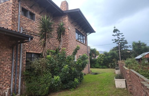Bluewater Bay House | Sobha Guesthouse