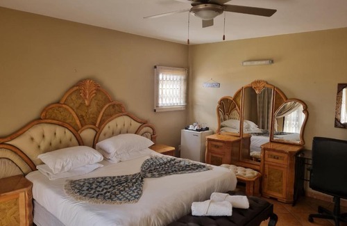 Bluewater Bay House | Sobha Guesthouse