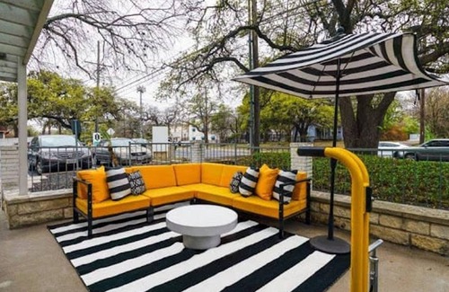 Dawson Apartment | Soco 2BR Cozy Suite w Pool King bed Fast Wifi