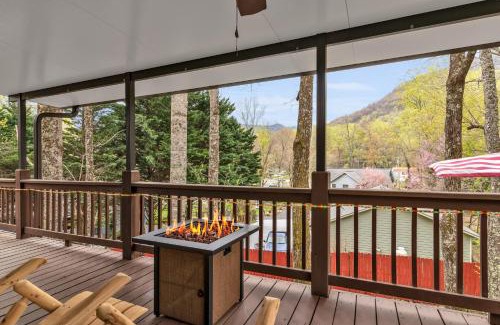 Valley Creek Run Ski Chalet | Soco Serene Cabin in the Heart of Maggie Valley