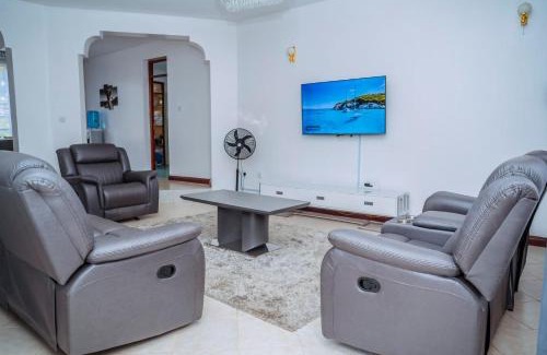 Kisumu Apartment | Sofitel Executive 4 bedrooms all ensuite own compound
