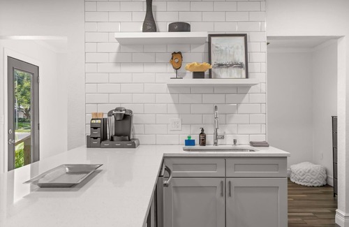Courier City - Oscawana House | SoHo Oasis - Stunning Home In Heart of SoHo