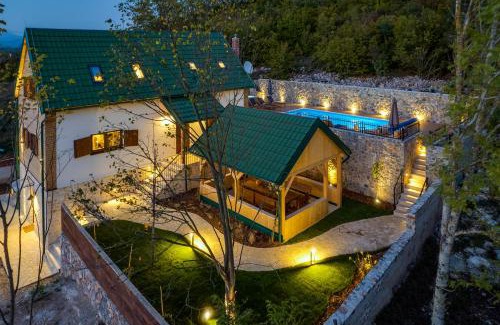 Municipality of Gracac Villa | SOKOL - Falcon's nest villa