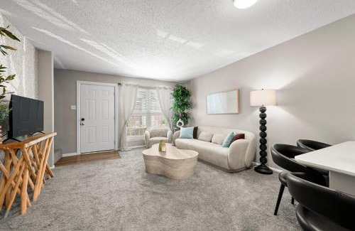 South Baton Rouge Apartment | Sol haus - a cozy, convenient, and stylish approach