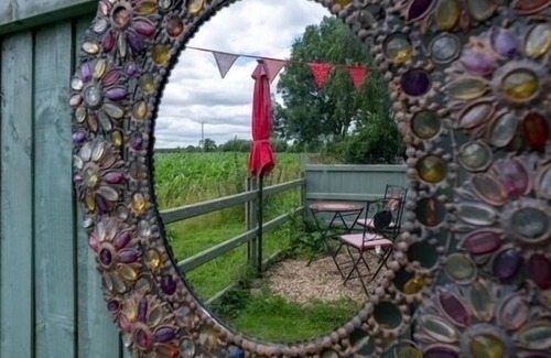 Madley Cottage | SOLDIERS COTTAGE, HEREFORDSHIRE A COSY COTTAGE, HOT TUB, PET FRIENDLY, GORGEOUS