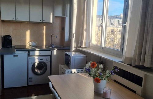 Marais Apartment | Soleil de Paris en Plein Coeur du Marais