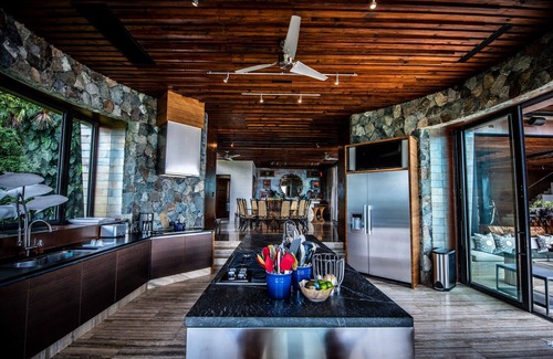 Estate Denis Bay Villa | Solenborg (3/7 Rooms)