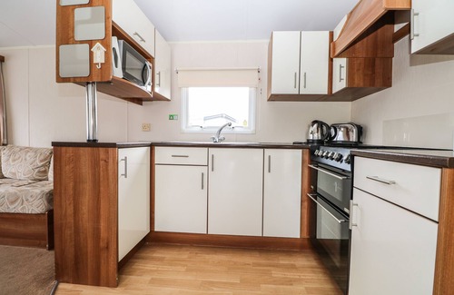 Netley Cottage | SOLENT BREEZES, CARAVAN 108, pet friendly in Warsash