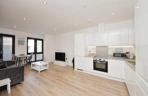 Barnt Green Apartment | Solihull 1 Bed apartment with Gym & Parking, NEC