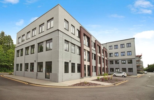 Barnt Green Apartment | Solihull 1 Bed apartment with Gym & Parking, NEC
