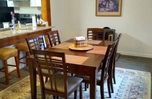 Woods Bay House | Solitude by Flathead Lake - two minutes from the beach