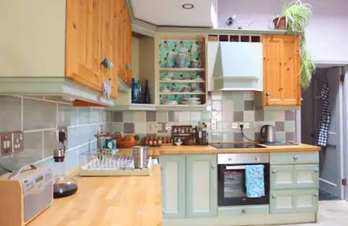 Rostrevor Cottage | Solo Traveller Guest Lodgings