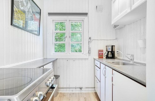 Hojby House | Sommerhus i nærheden af strand og skov