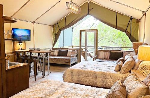 Sutherland Springs House | Son's Rio Cibolo Birdhouse Cabin #19 Family Cabin that Sleeps 6 Comfortably!