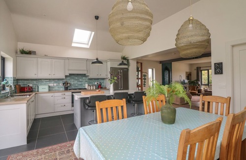 Fethard on Sea Cottage | SONAS, pet friendly, with open fire in Fethard-On-Sea, County Wexford