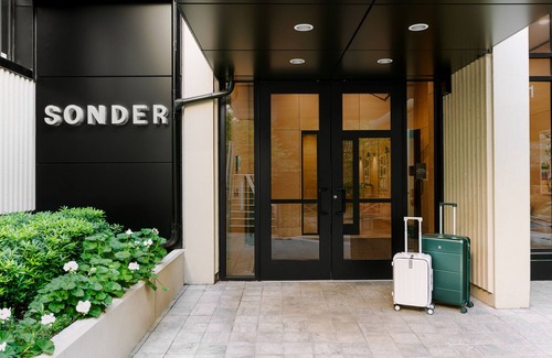 West End Apartment | Sonder at Revival | King Room+