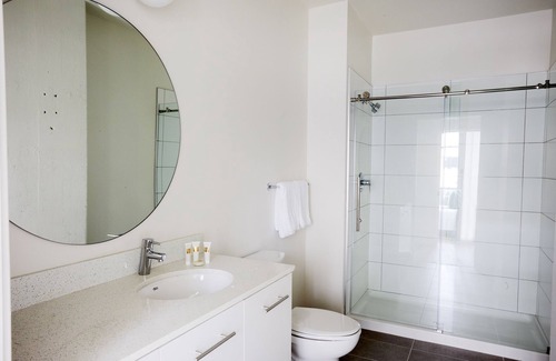 Logan Square Apartment | Sonder at Sixteen Hundred | Queen Studio Apartment