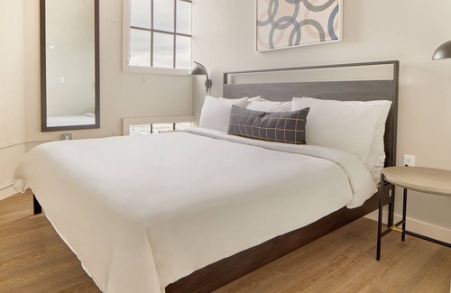 Logan Square Apartment | Sonder The Tidewater | Two-Bedroom Apartment
