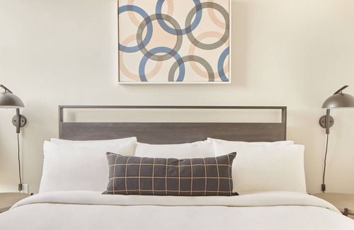 Logan Square Apartment | Sonder The Tidewater | Two-Bedroom Apartment